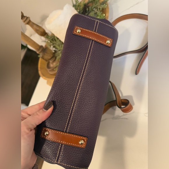 Dooney and bourke crossbody - Picture 6 of 8